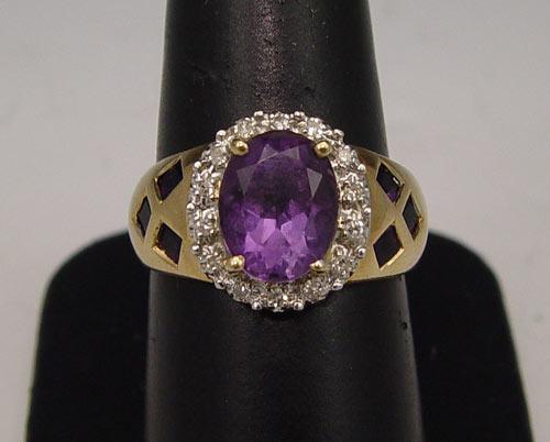 14K AMETHYST & DIAMOND RING: 14K