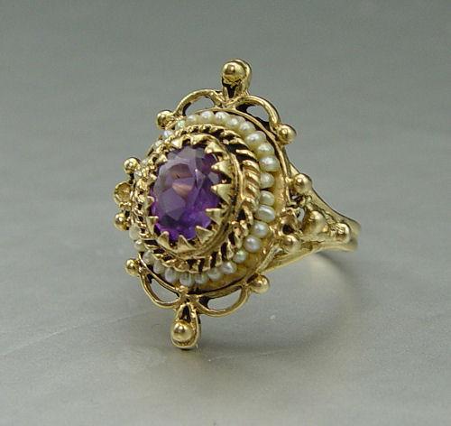 14K AMETHYST & SEED PEARL RING: 14K