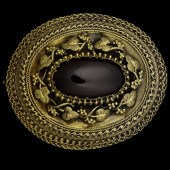 14k Brooch with Cabochon Garne