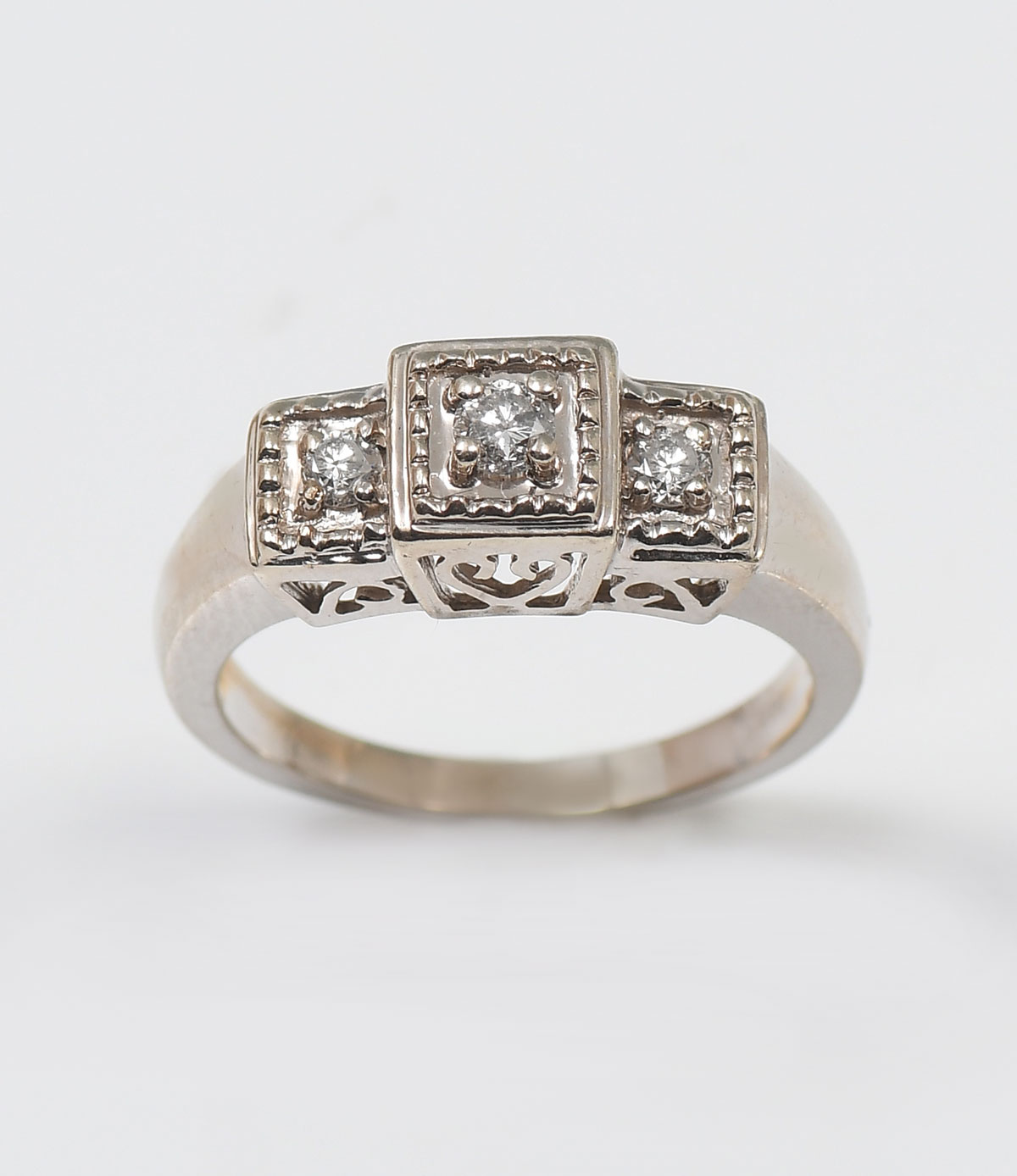 14K DIAMOND BAND: 14K white gold