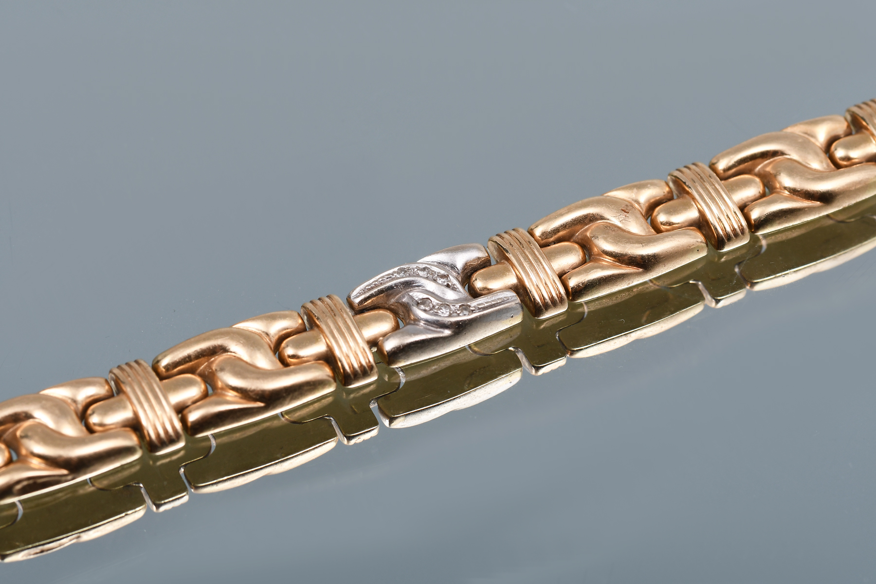 14K DIAMOND BRACELET: 14K