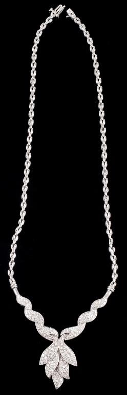 14K DIAMOND LEAF FORM NECKLACE14K