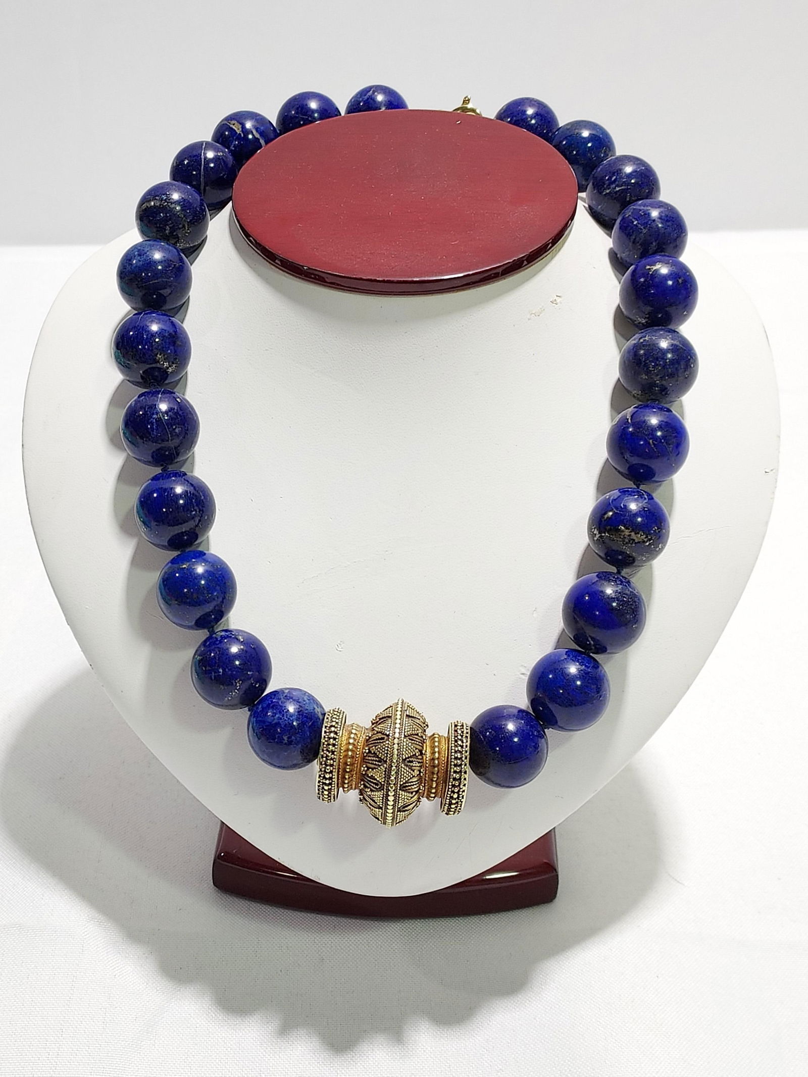 14K GOLD AND LAPIS NECKLACE14k gold