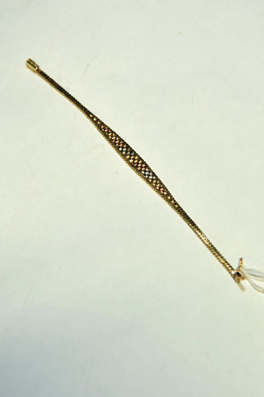 14K GOLD BRACELET. Gold bracelet