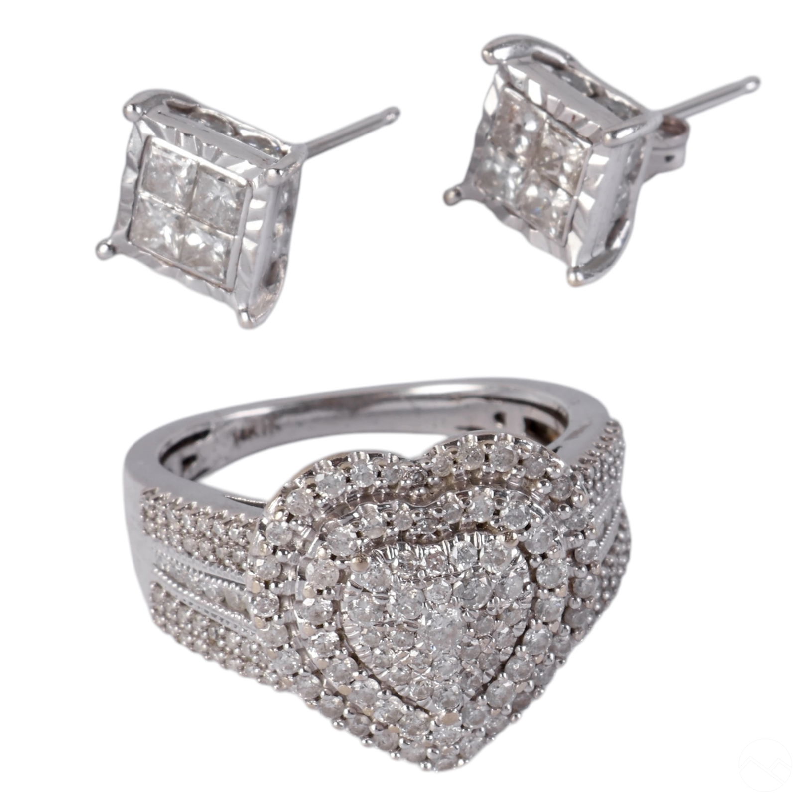 14K GOLD DIAMOND HEART RING &