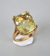 14K GOLD & GREEN STONE RINGwei