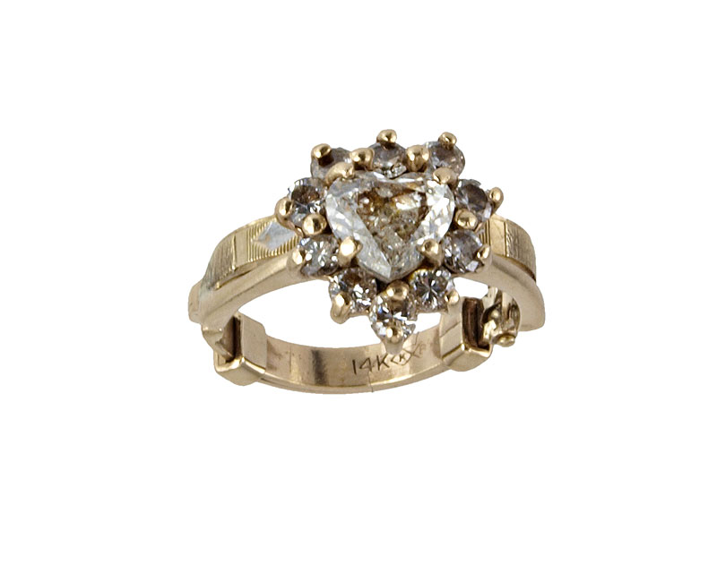 14K GOLD HEART SHAPED DIAMOND RING: