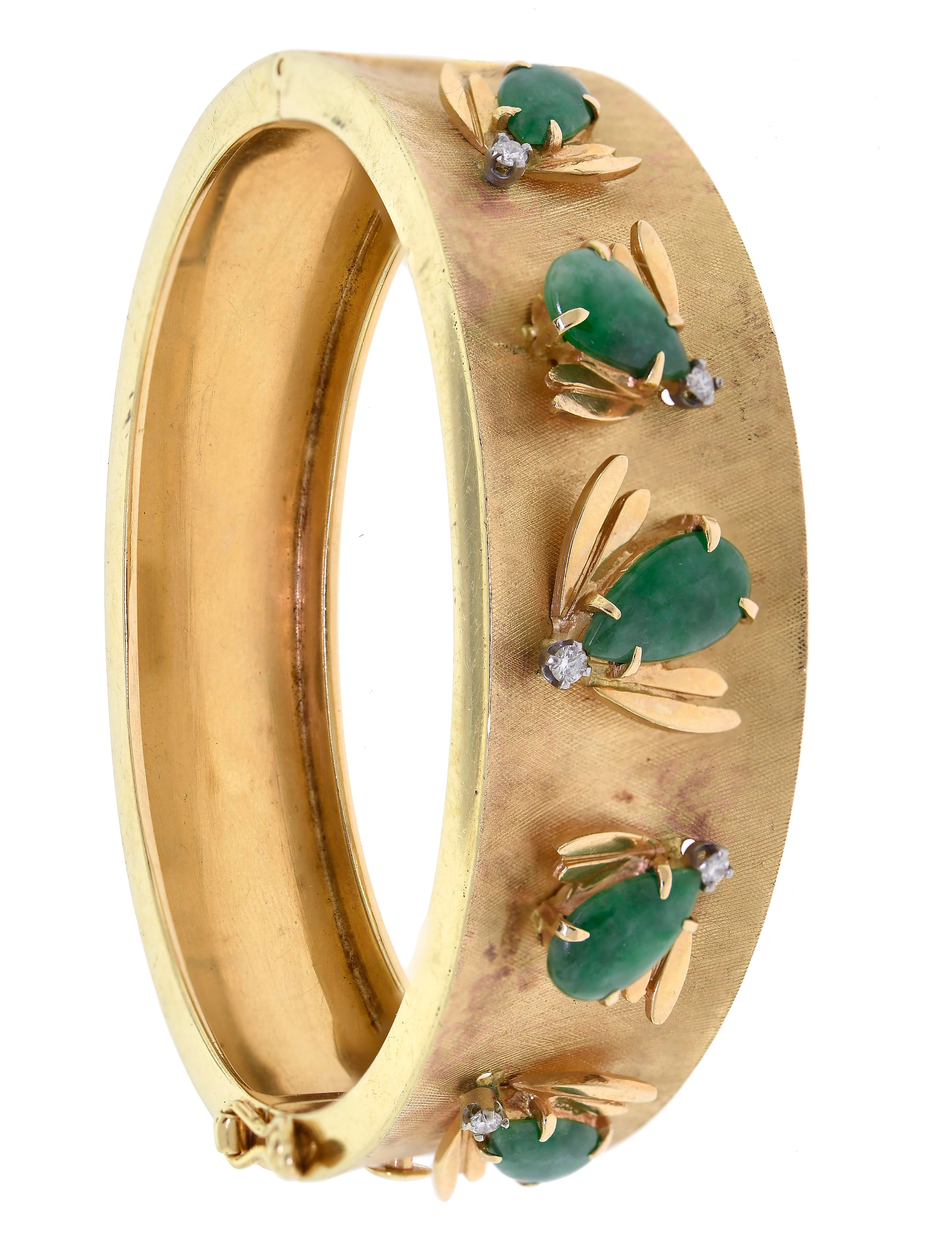 14K GOLD HINGED BANGLE BRACELET