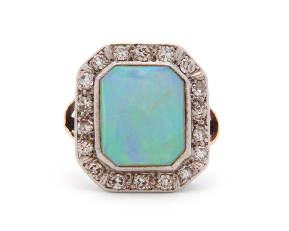 14K GOLD, OPAL, AND DIAMOND RING14K