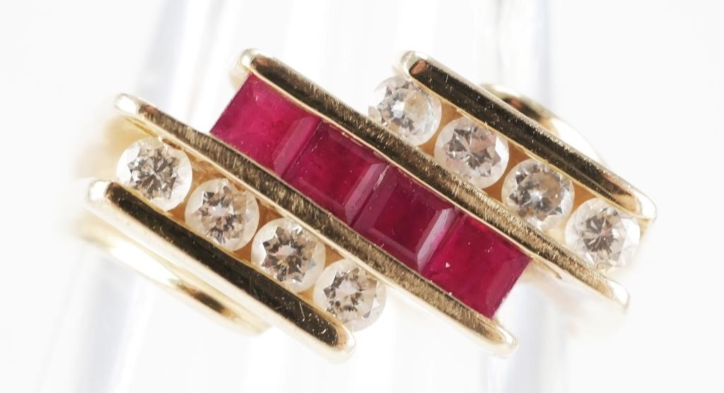 14K GOLD RUBY AND DIAMOND RING14K
