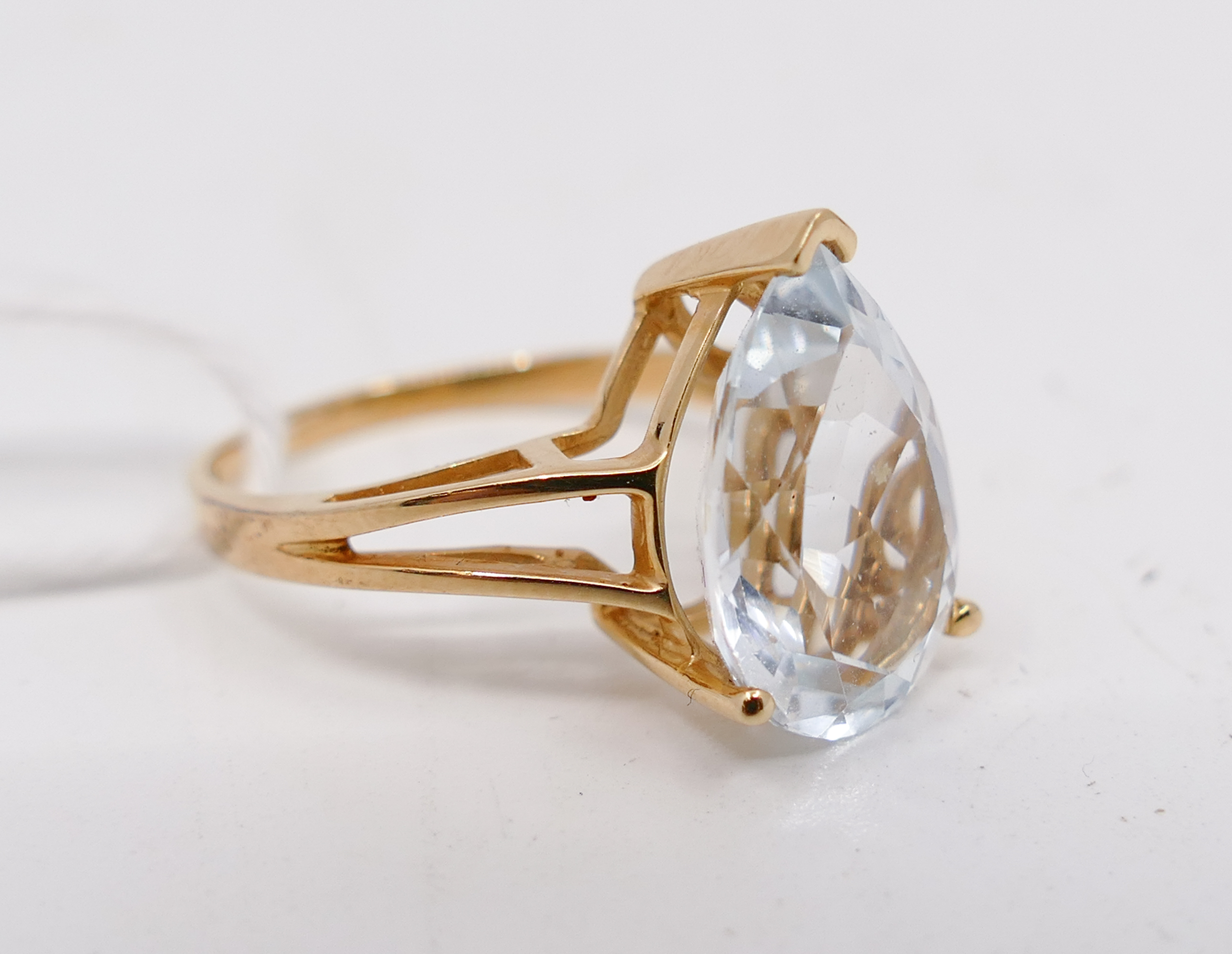 14K Gold & Teardrop 7.09ct Blue
