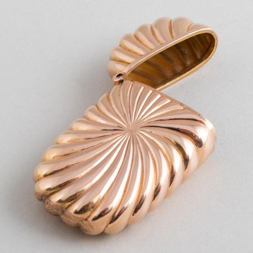 14K GOLD VESTA CASEInscribed 'E.C.H