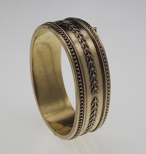 14K GOLD VICTORIAN BANGLE BRACELET: