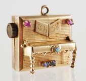 14K GOLD WIND UP MUSICAL PIANO
