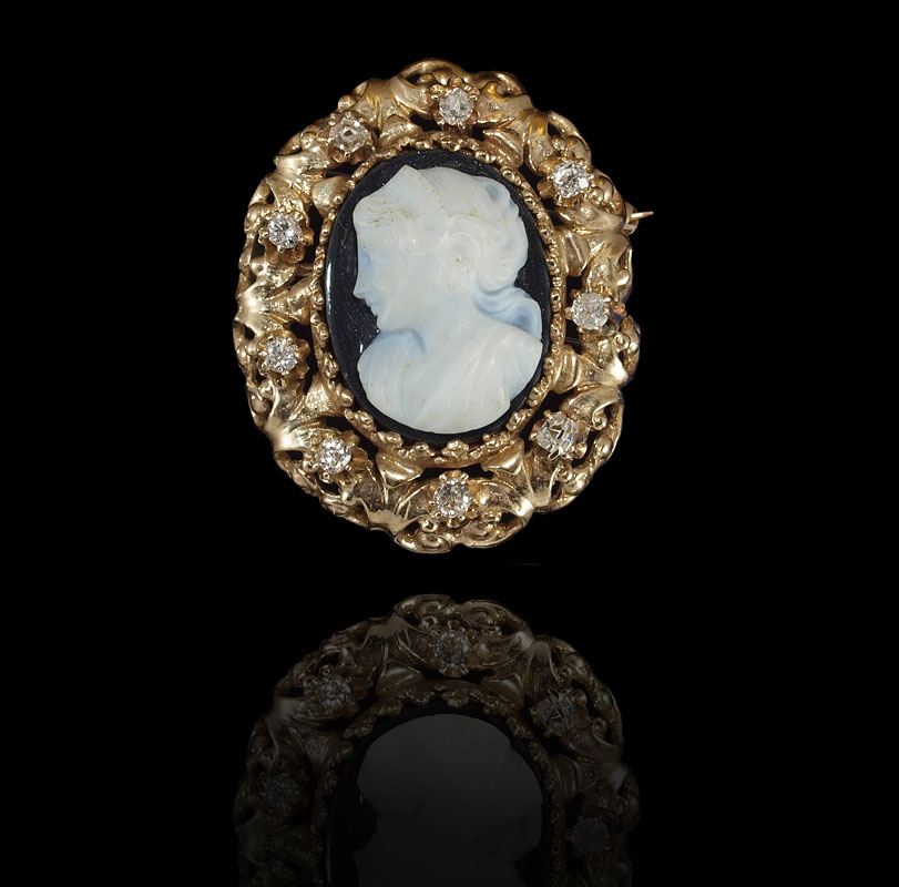 14K HARDSTONE CAMEO AND DIAMOND