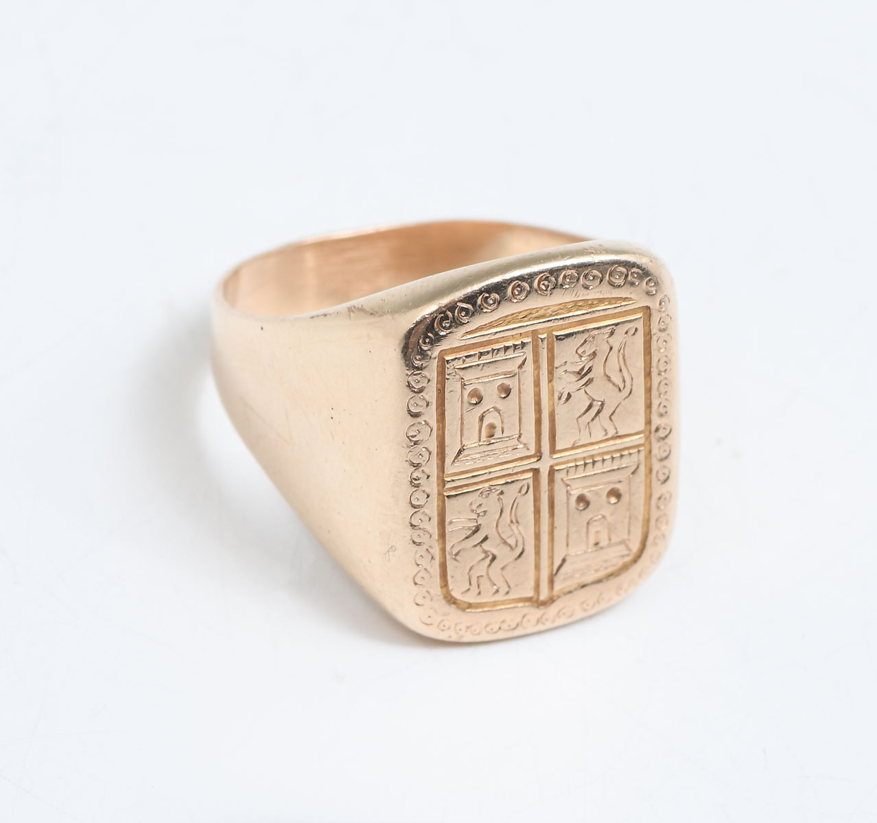 14K HERALDRY SIGNET RING: