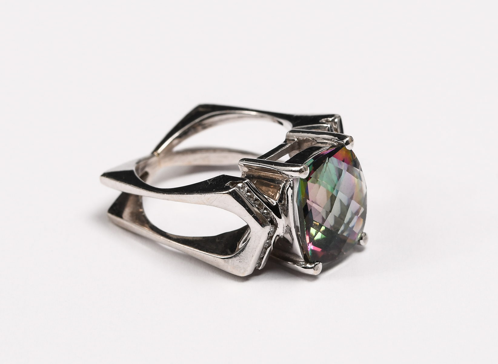 14K MYSTIC TOPAZ & DIAMOND RING: