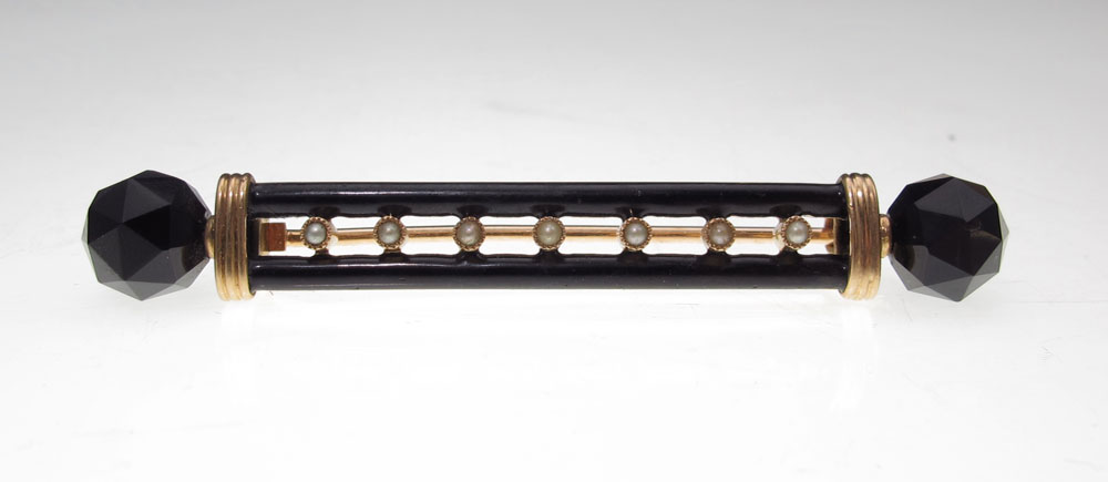 14K ONYX ENAMEL AND SEED PEARL PIN: