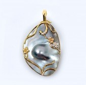 14K & OVAL BLISTER PEARL PENDA