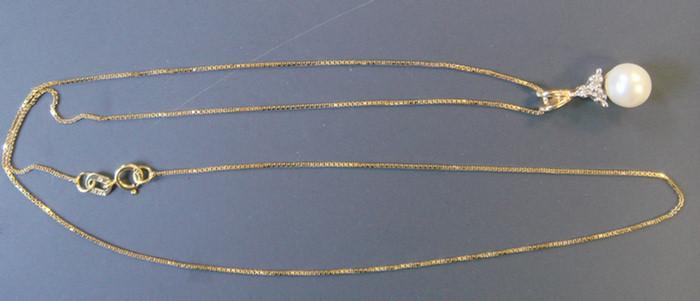 14K Pearl Pendant with Diamond on