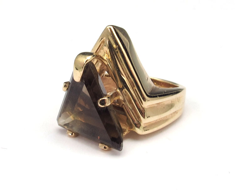 14K SMOKY QUARTZ RING: 14K yellow