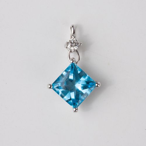 14K SWISS BLUE TOPAZ DIAMOND