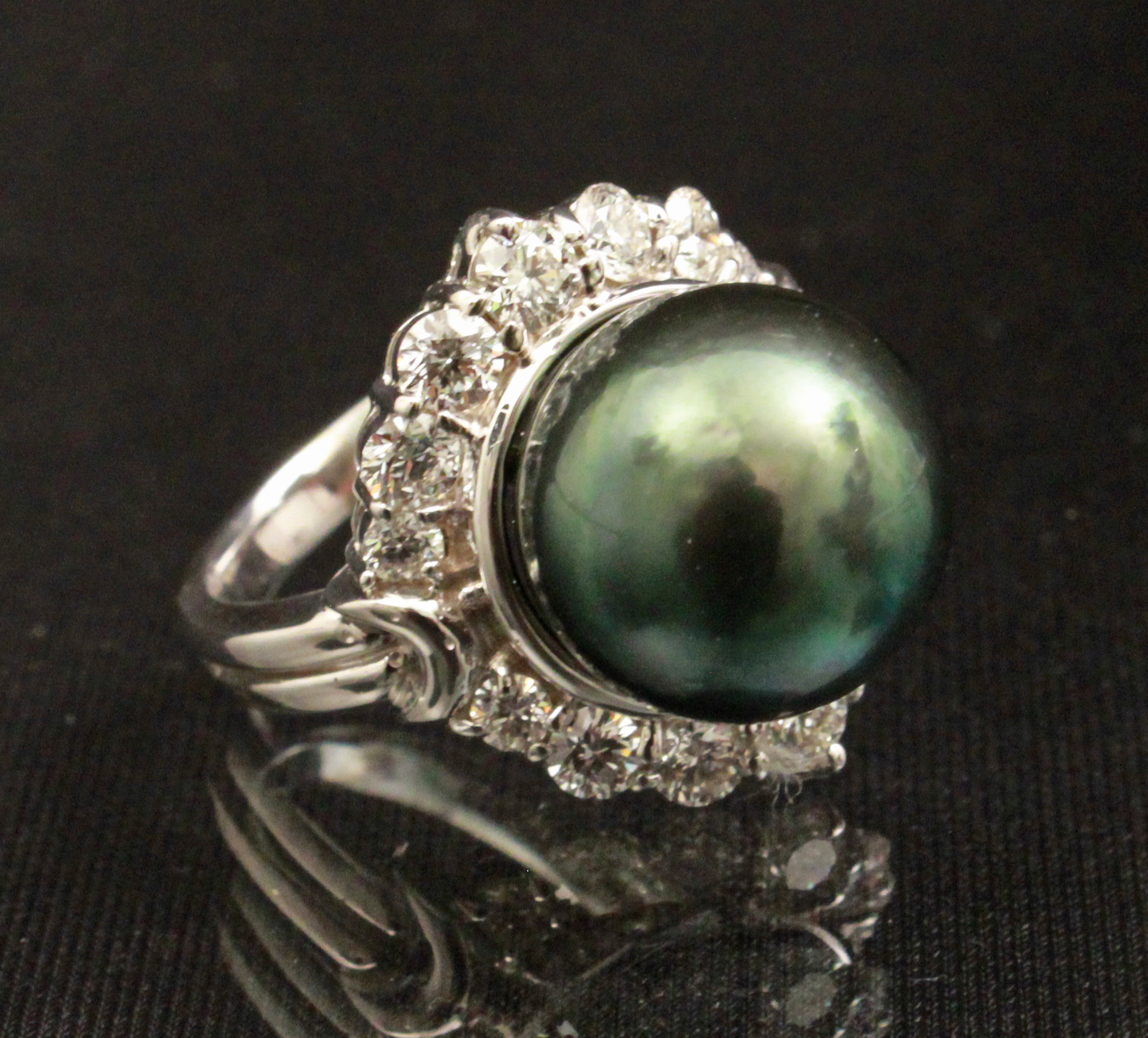 14K TAHITIAN PEARL AND DIAMOND RING