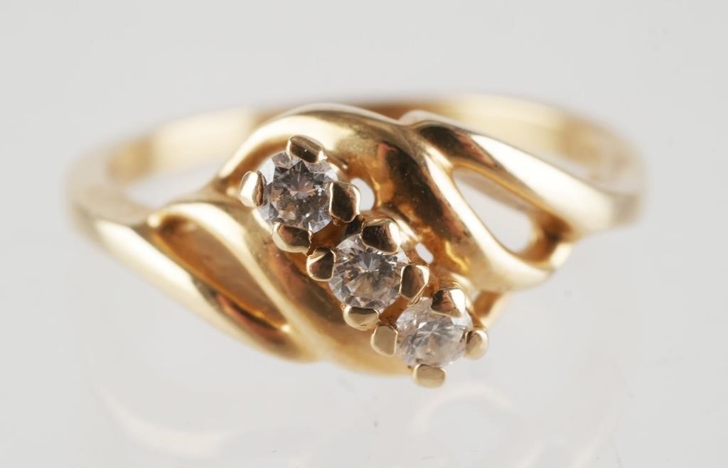 14K THREE DIAMOND RINGThree