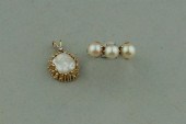 14K THREE PEARL RING, 14K FRES