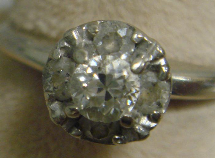 14K WG ladies diamond ring with