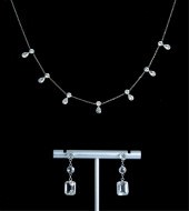 14K WG NECKLACE W/WG TOPAZ EAR