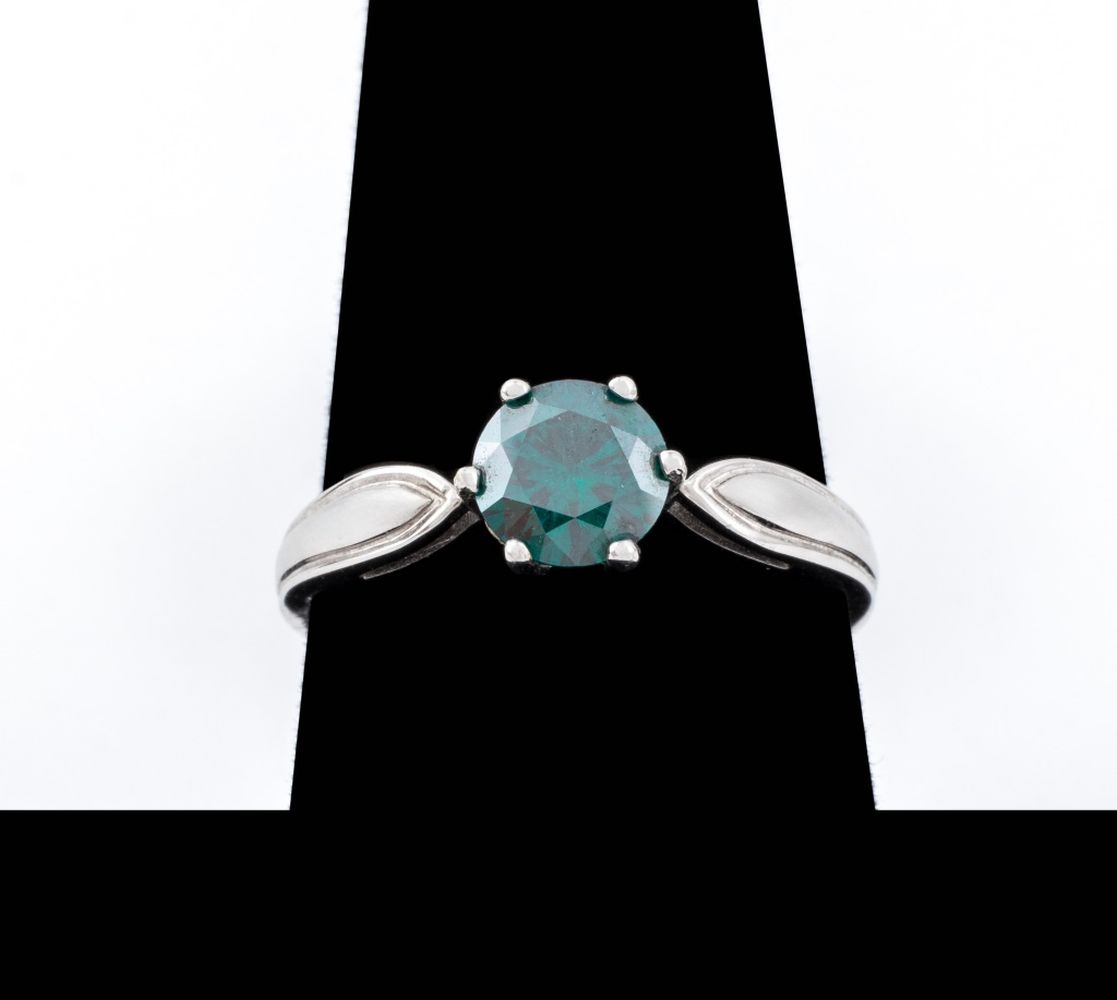 14K WHITE GOLD 0.95 CARAT BLUE
