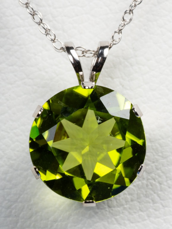 14K WHITE GOLD 3.50CT. PERIDOT