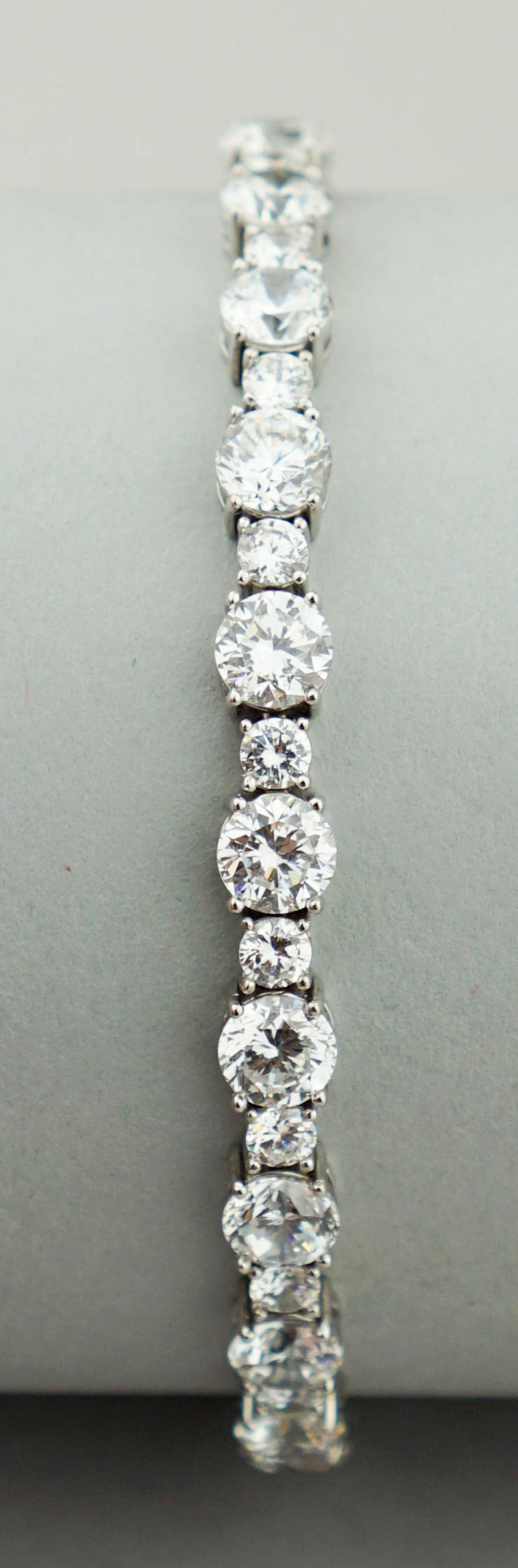 14K WHITE GOLD AND CUBIC ZIRCONIA
