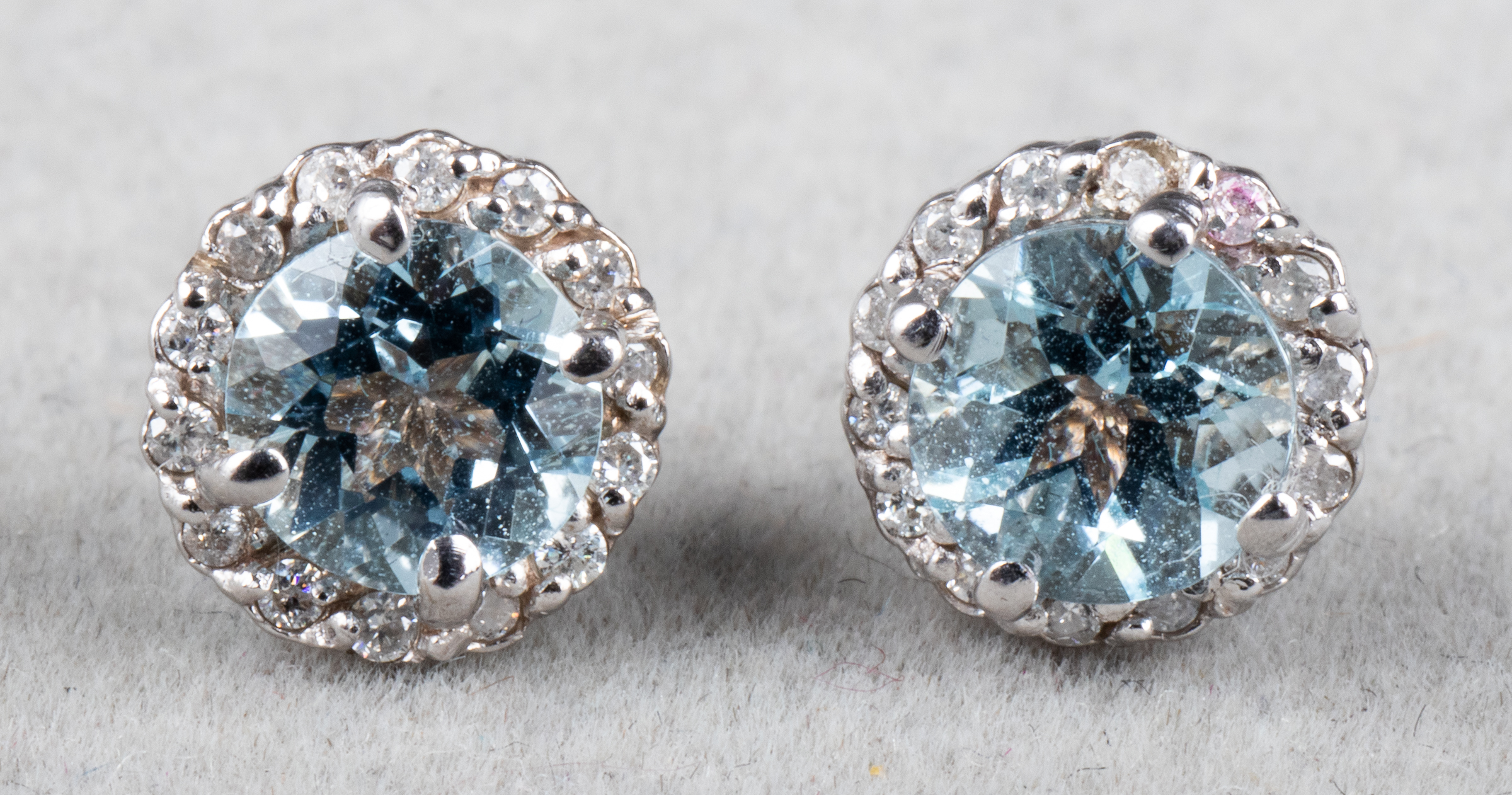 14K WHITE GOLD AQUAMARINE & DIAMOND