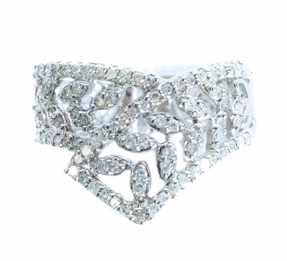 14K WHITE GOLD & DIAMOND RING, SIZE