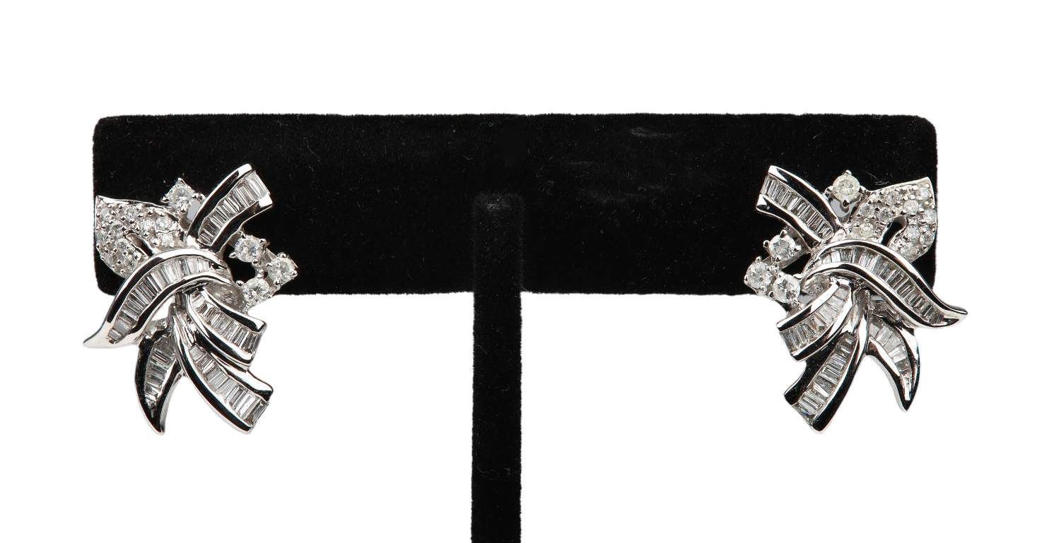 14K White gold diamond cluster