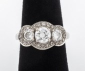14K WHITE GOLD DIAMOND RING 14