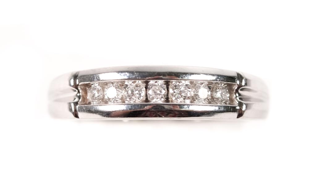14K WHITE GOLD DIAMOND RING BAND