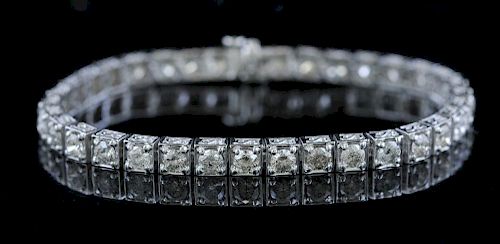 14K WHITE GOLD DIAMOND STRAIGHT