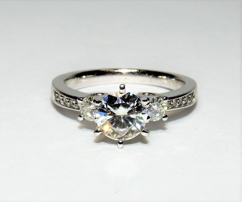 14K WHITE GOLD & MOISSANITE