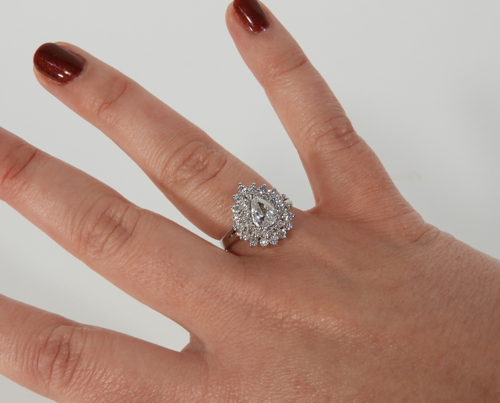 14K WHITE GOLD & PEAR SHAPED