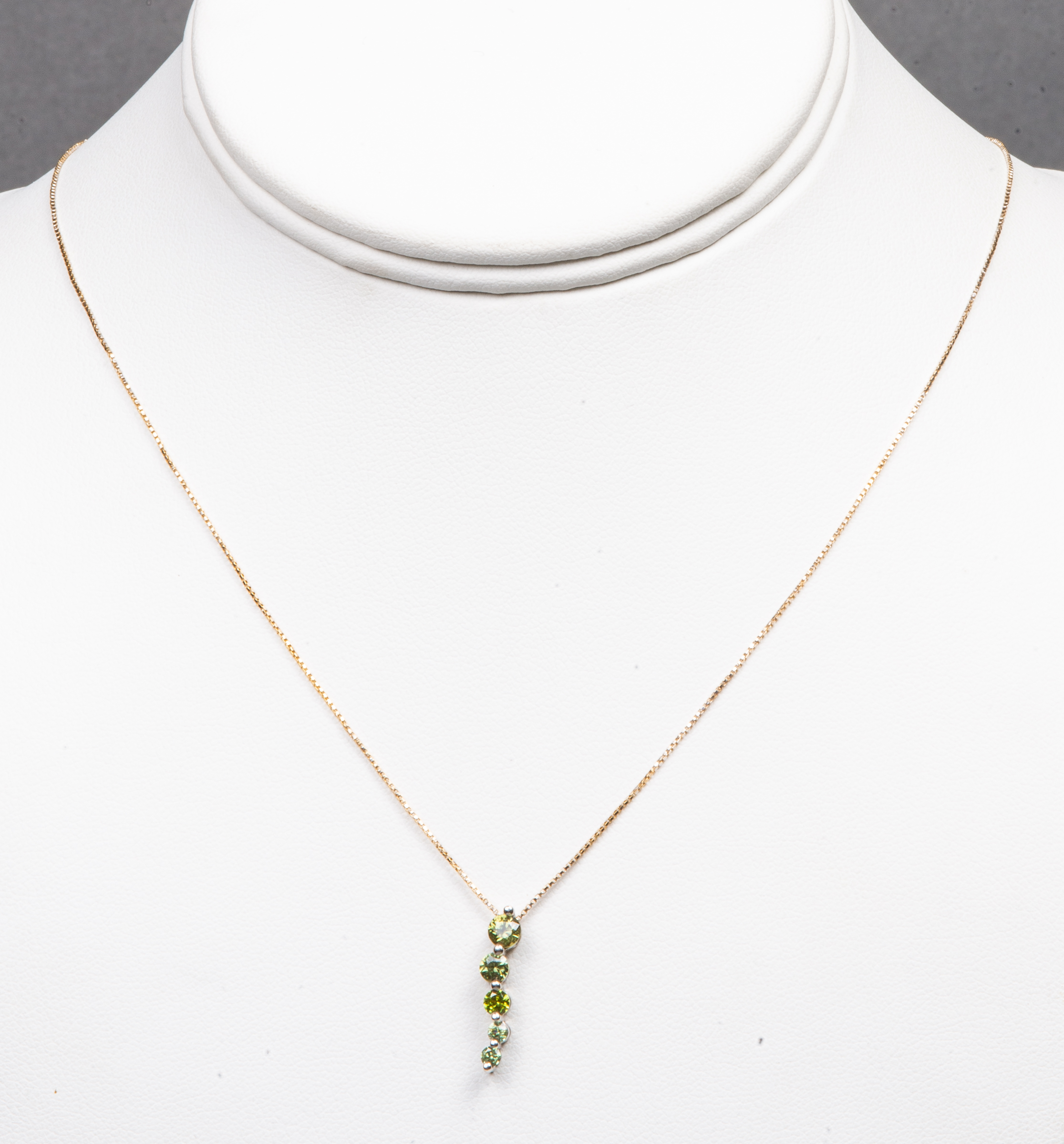 14K WHITE GOLD PERIDOT PENDANT ON