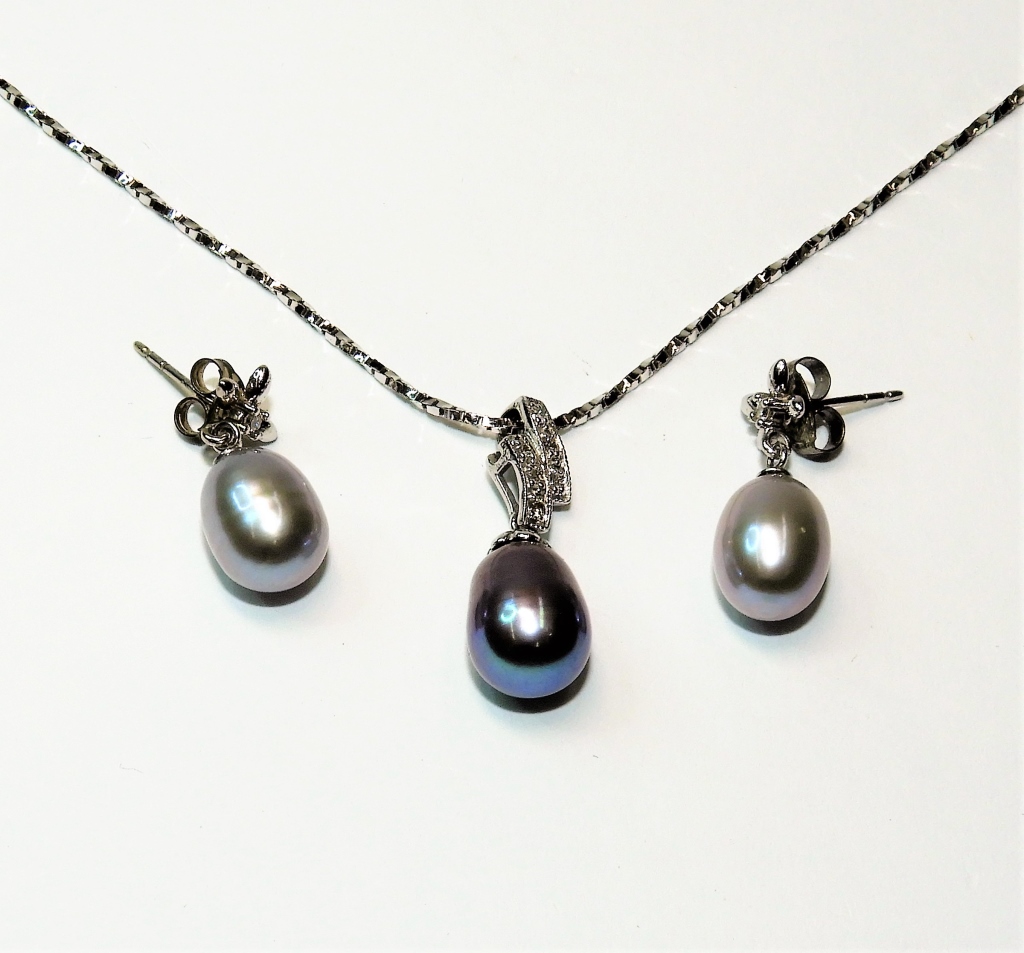 14K WHITE GOLD SMOKEY PEARL