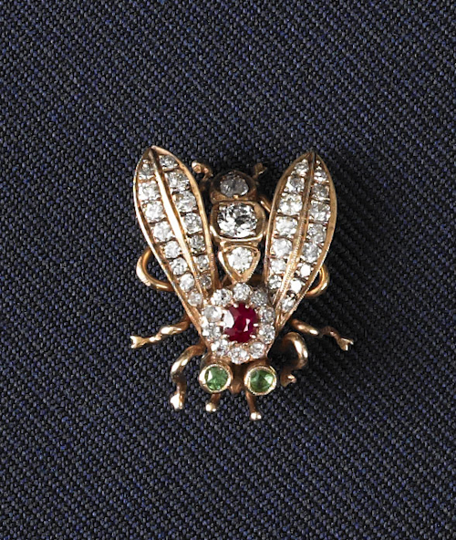 14K yellow gold bee pin with
