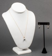 14K YELLOW GOLD BLACK PEARL EA