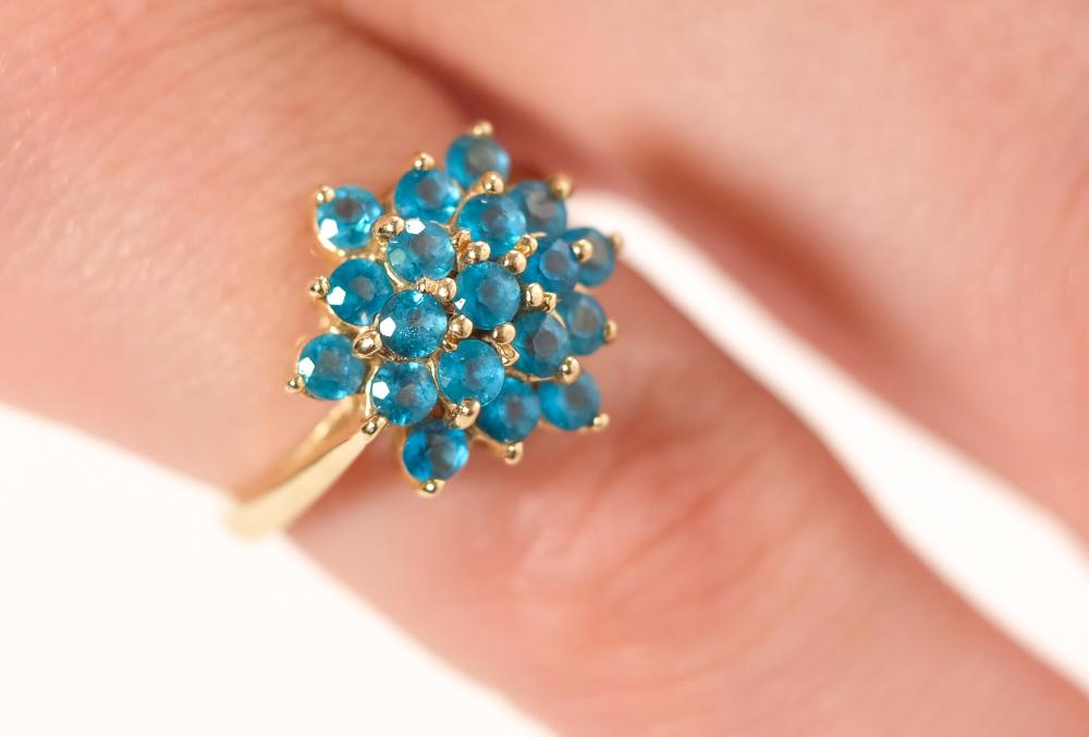 14K YELLOW GOLD & BLUE CRYSTAL RING