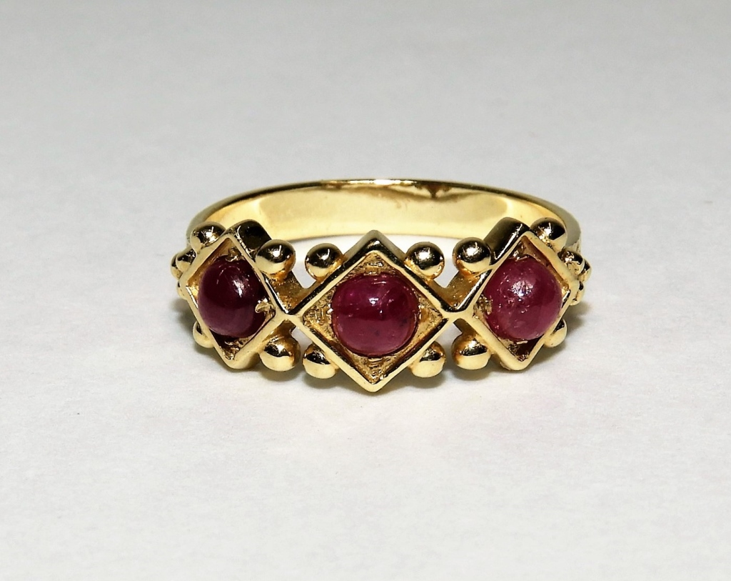 14K YELLOW GOLD & CABOCHON RUBY