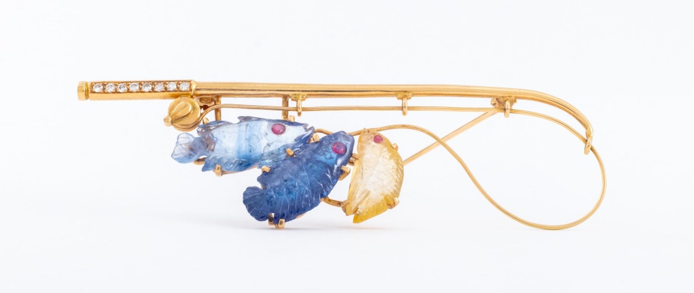 14K YELLOW GOLD CARVED SAPPHIRE