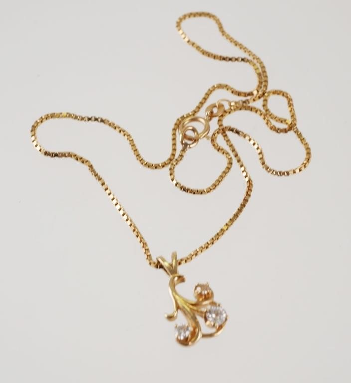 14K YELLOW GOLD & DIAMOND PENDANT